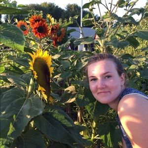 Meet your Posher, Emily